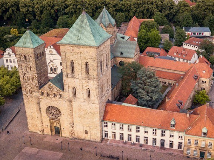 Osnabrück Dom Adobe Stock