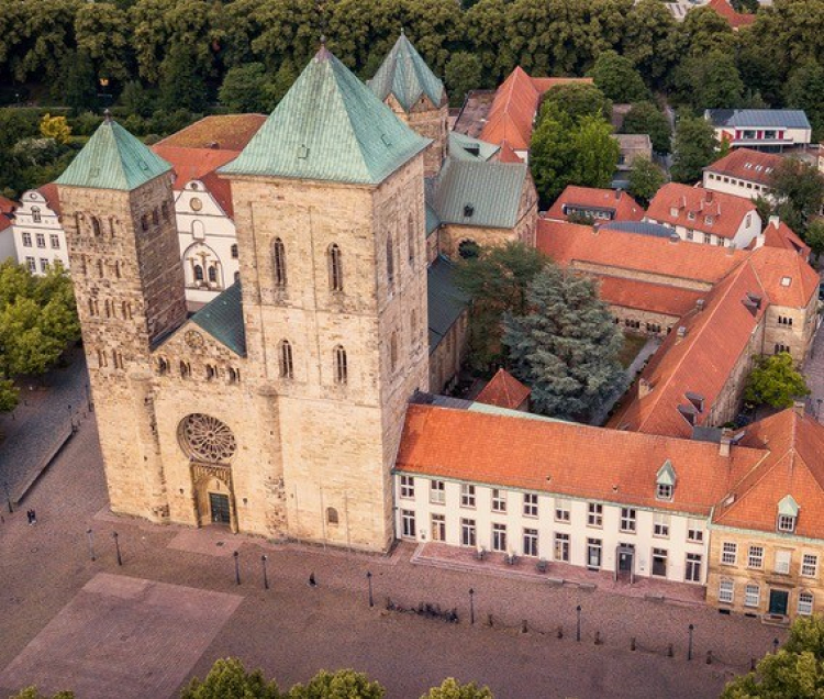 Osnabrück Dom Adobe Stock